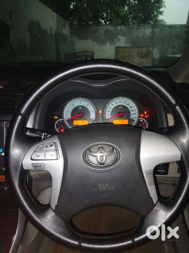Toyota Corolla Altis 2013