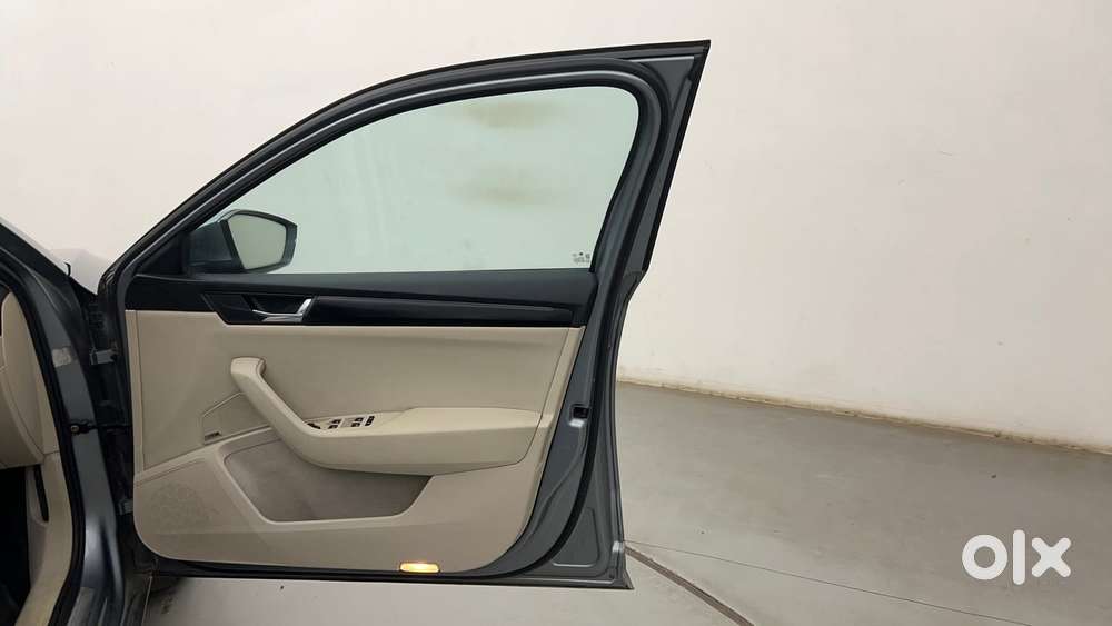 Skoda Superb Lk 1.8 Tsi At, 2018, Petrol