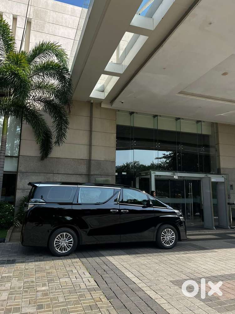 Toyota Vellfire 2.5 Hybrid, 2023, Petrol