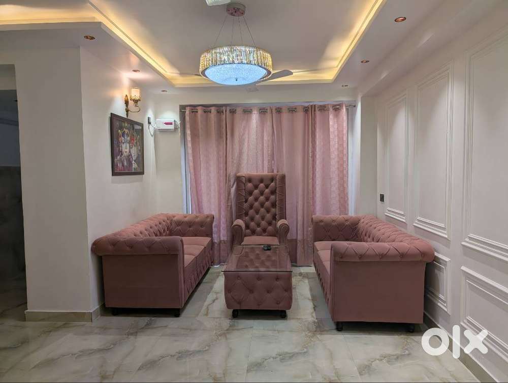 7 seater sofa with center table for sale