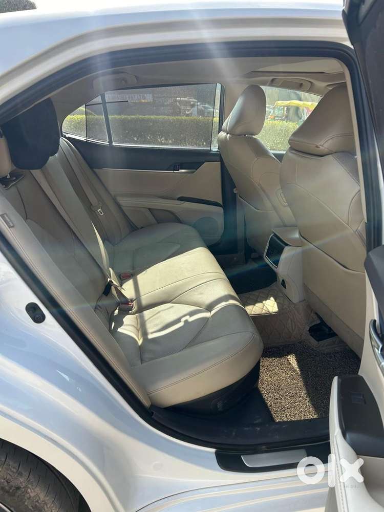 Toyota Camry Hybrid , 37000 Kms Driven Only