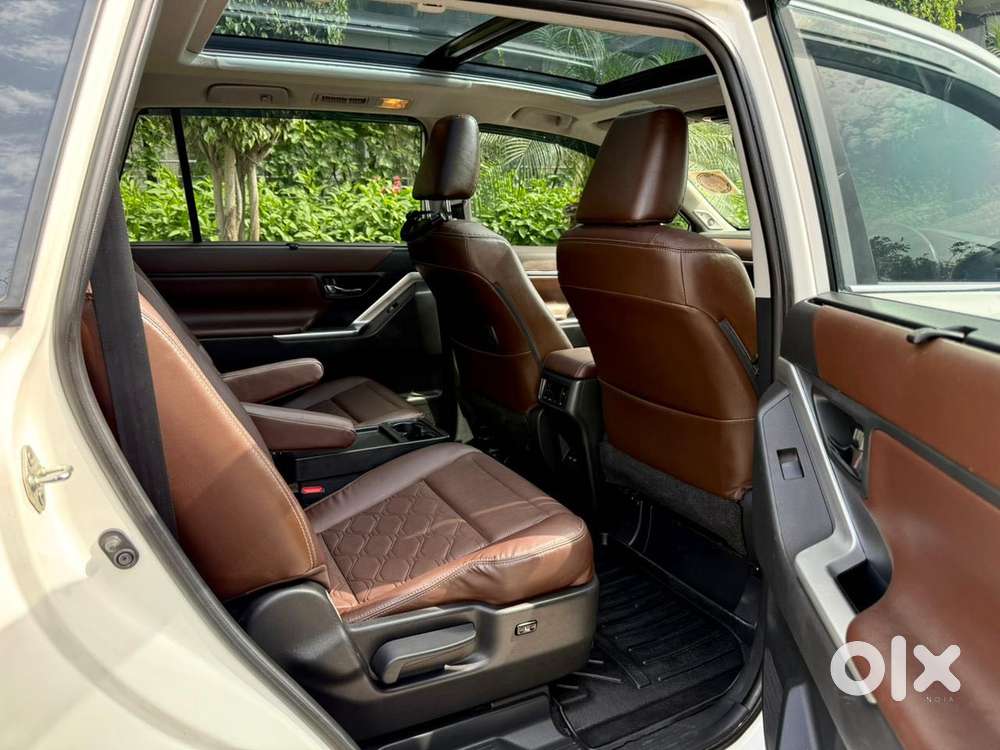 Toyota Innova Hycross 2.0 Zx Hybrid 7 Str, 2024, Petrol