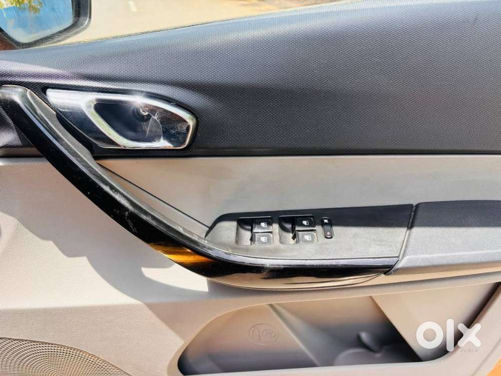 Tata Tiago 1.2 Revotron Xza, 2018, Petrol