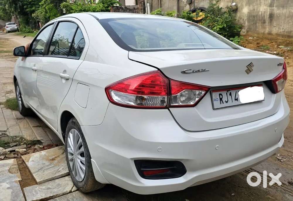 Maruti Suzuki Ciaz Sigma Petrol 2023 1st Owner Running 40000