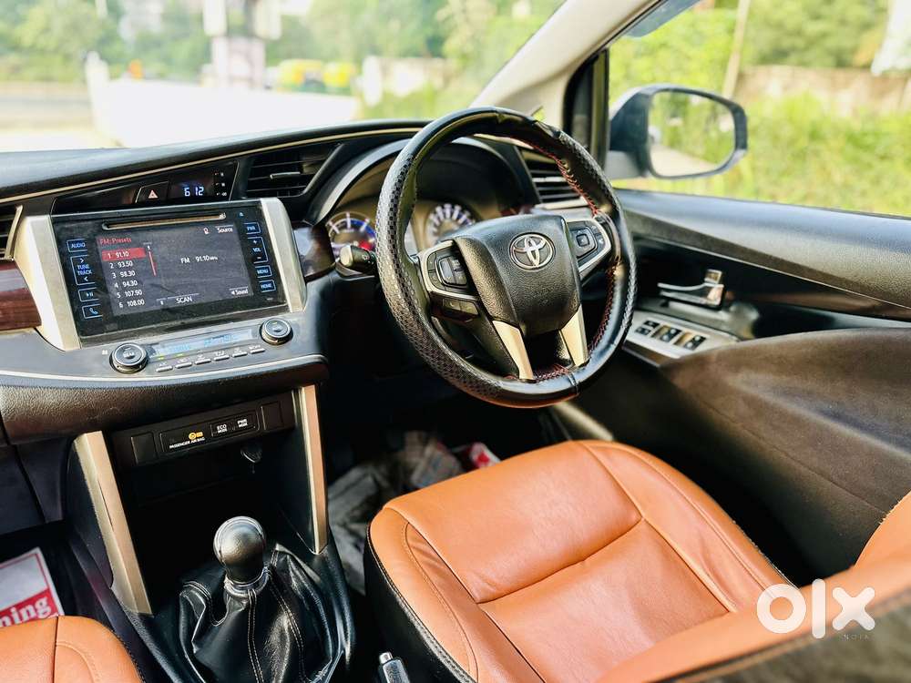 Toyota Innova Crysta 2.4 V 8 Str, 2017, Diesel