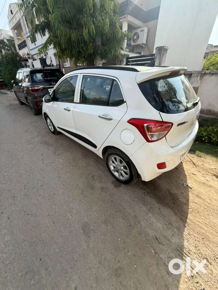 Hyundai Grand I10 2015 Petrol Excellent Condition Top Model
