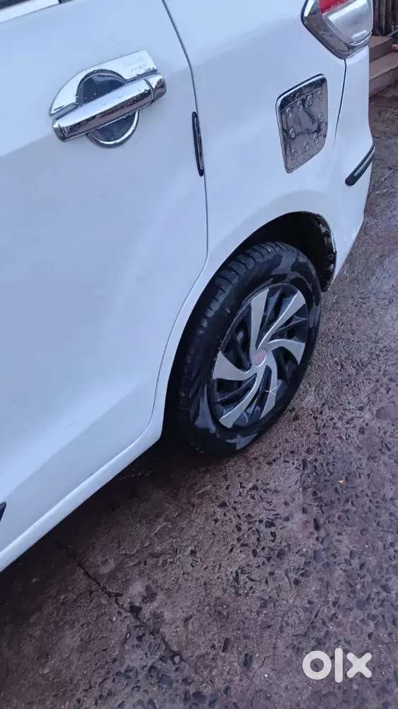 Ertiga Model 2015 December Month
