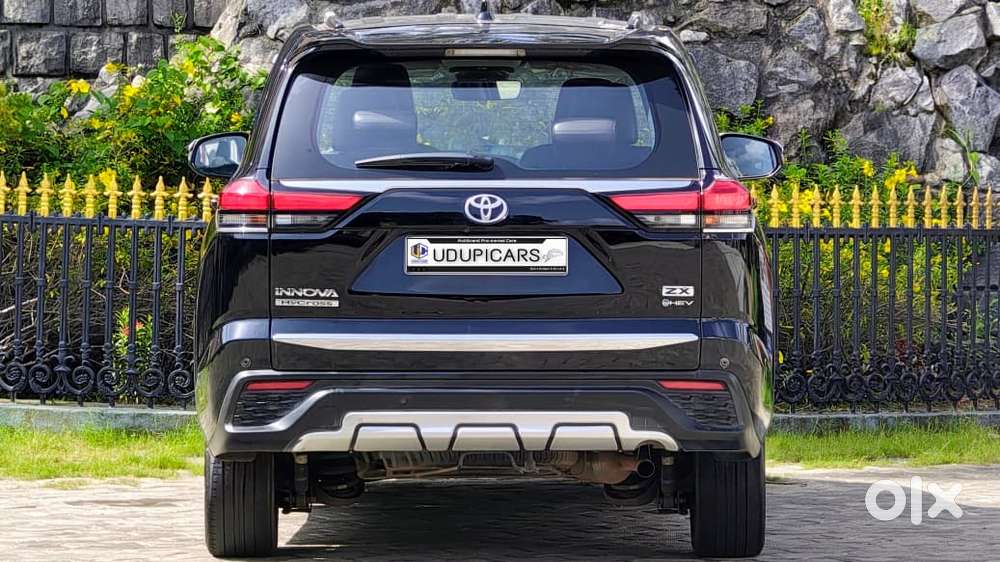 Toyota Innova Hycross 2.0 Zx (o) Hybrid 7 Str, 2025, Petrol