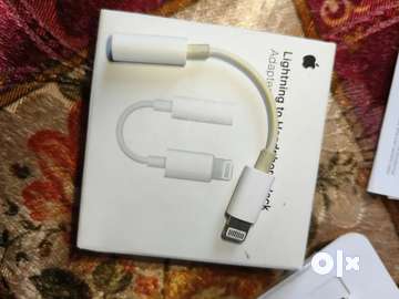 iPhone lightning to 3.5 mm headphone jack original Accessories