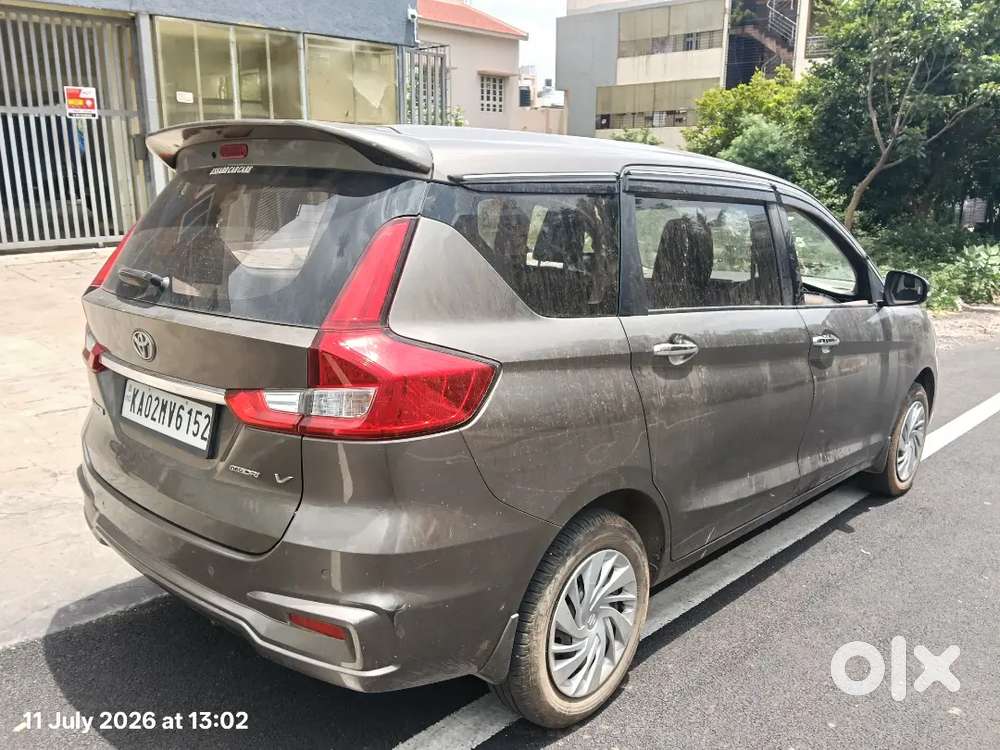 Toyota Rumion (ertiga ) V  Cvt At 2024 Top End