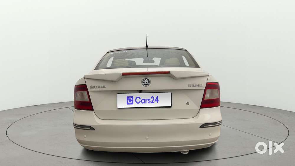 Skoda Rapid 1.6 Elegance Plus Mpi At, 2015, Petrol