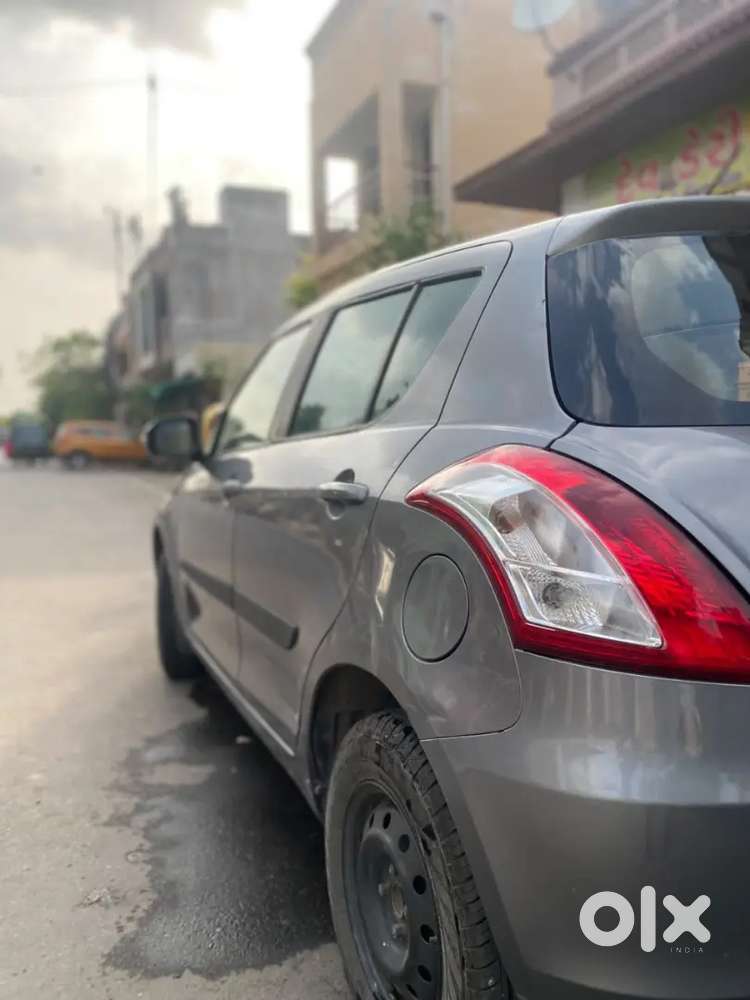 Maruti Suzuki Swift 
* Varient:- Vdi(diesel)
*