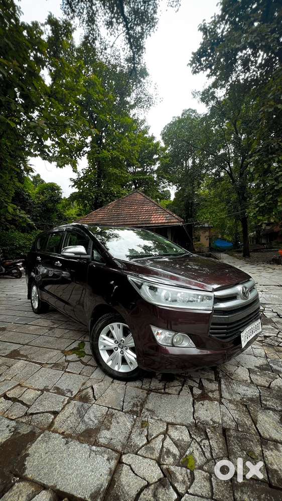 Toyota Innova Crysta Diesel 2016 2.8z Automatic