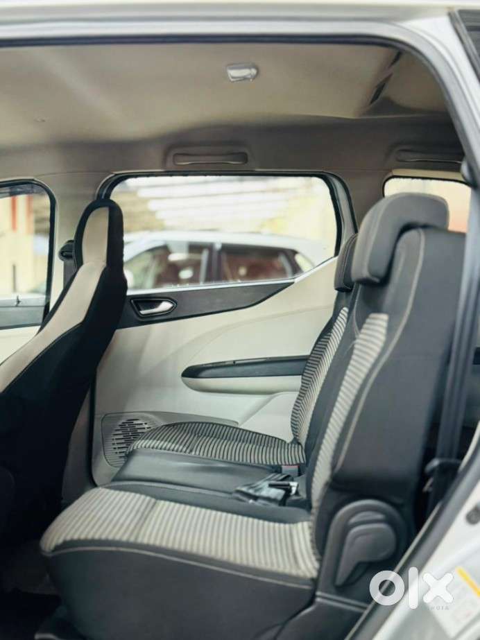 Renault Triber Rxz, 2024, Petrol