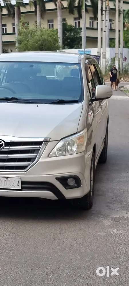 Toyota Innova 2.5 V 2012 Second Owner