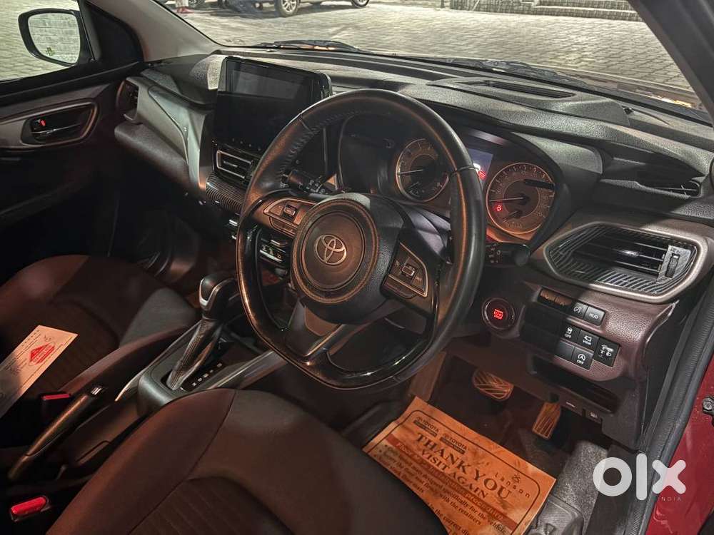 Taisor 2024 Toyota Urban Cruiser V 1.0l At Turbo Dual Tone