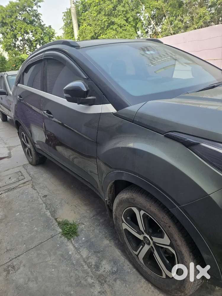 Tata Nexon Xza+s Petrol Automatic