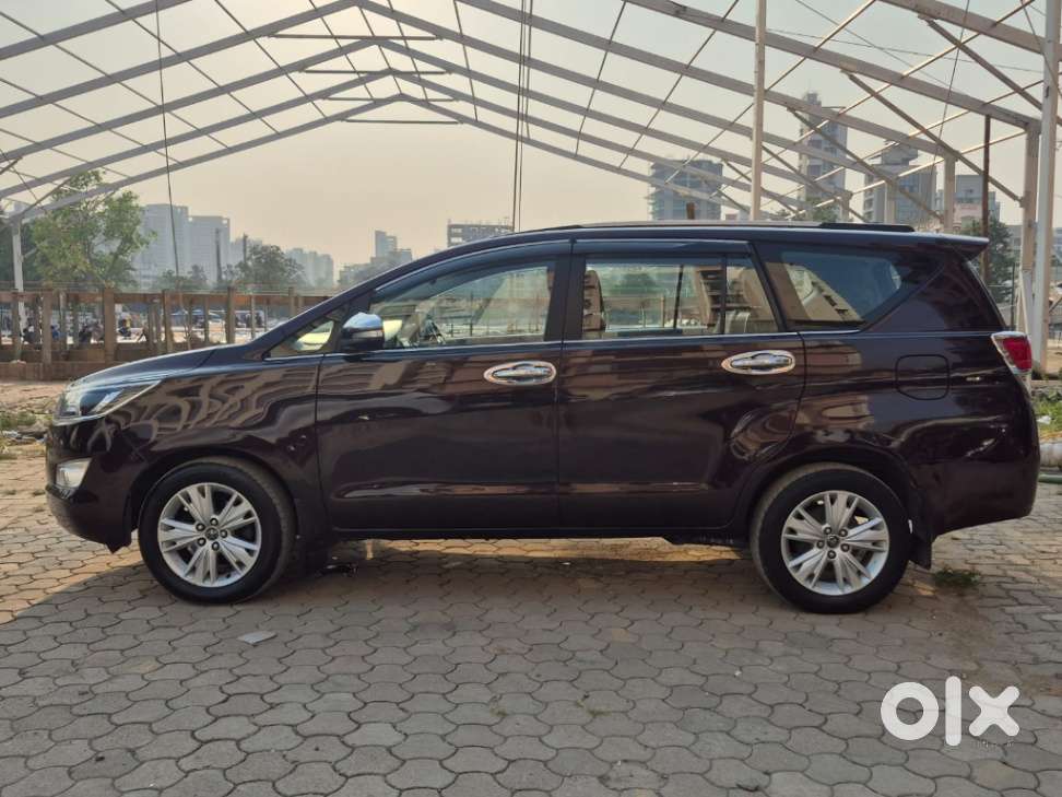 Toyota Innova Crysta 2.8 Zx At 7 Seater, 2016, Diesel