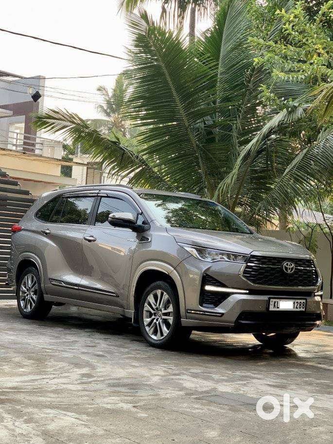 Toyota Innova Hycross 2.0 Vx Hybrid 8 Str, 2023, Petrol