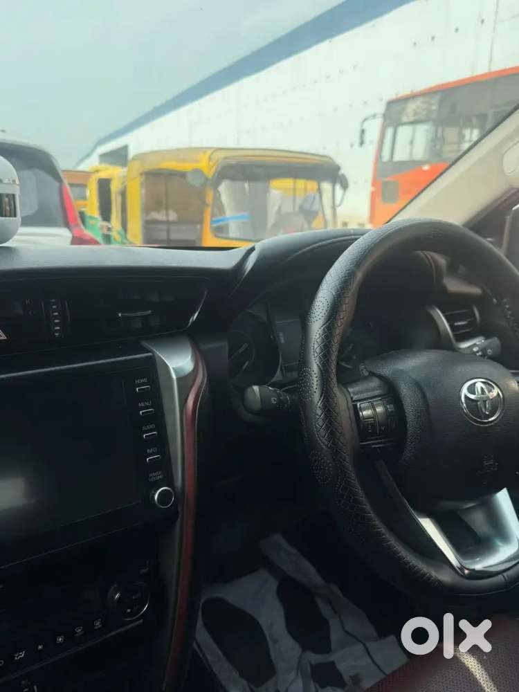 Toyota Fortuner Legender 2023
