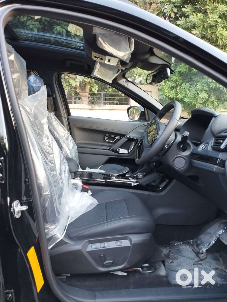 Tata Safari Accomplished X Plus 7 Str Dark Edition At, 2025, Diesel