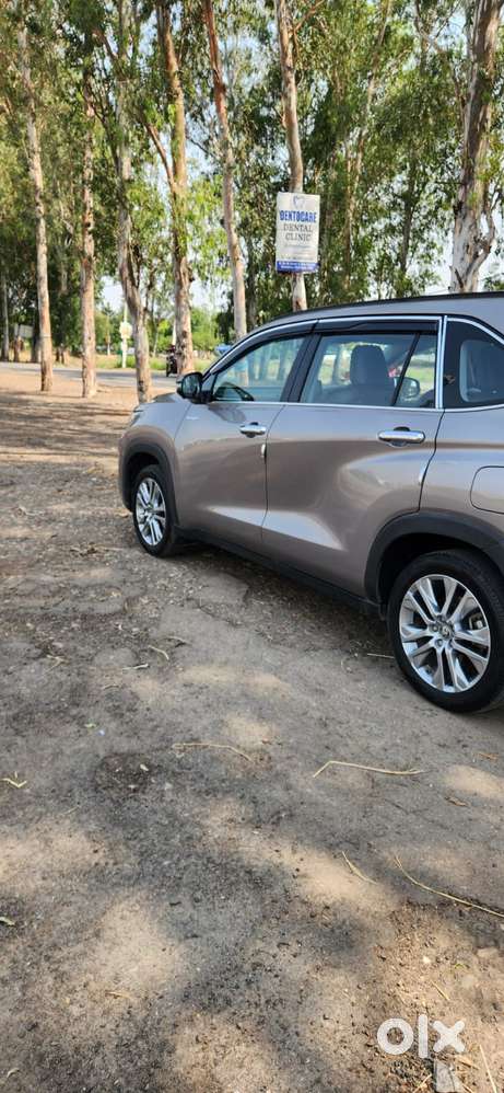 Toyota Innova Hycross 2.0 Vx (o) Hybrid 7 Str, 2024, Petrol