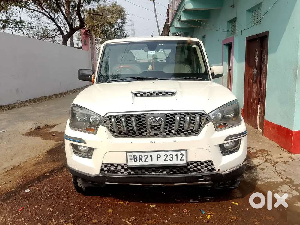 Mahindra Scorpio S10