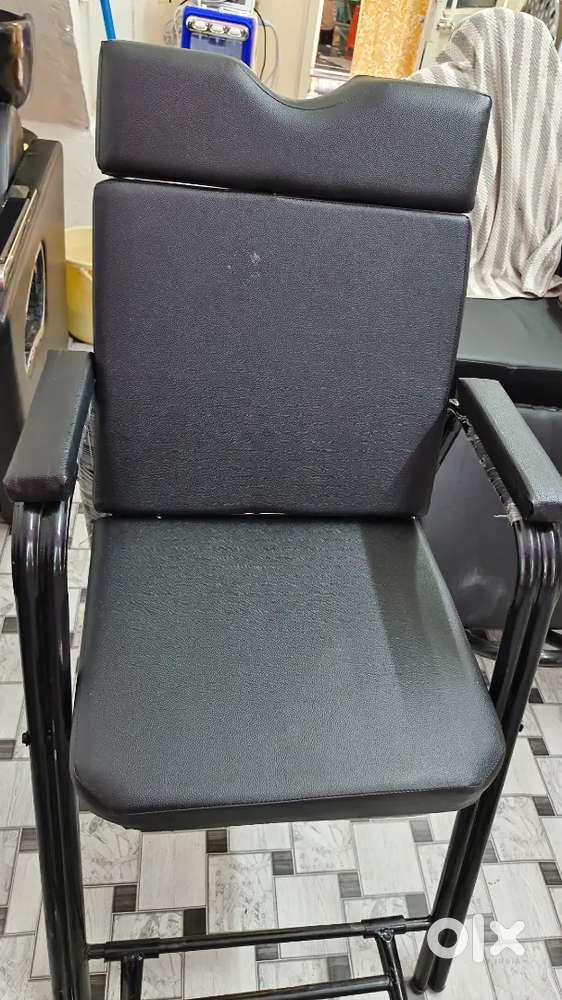 Salon chair