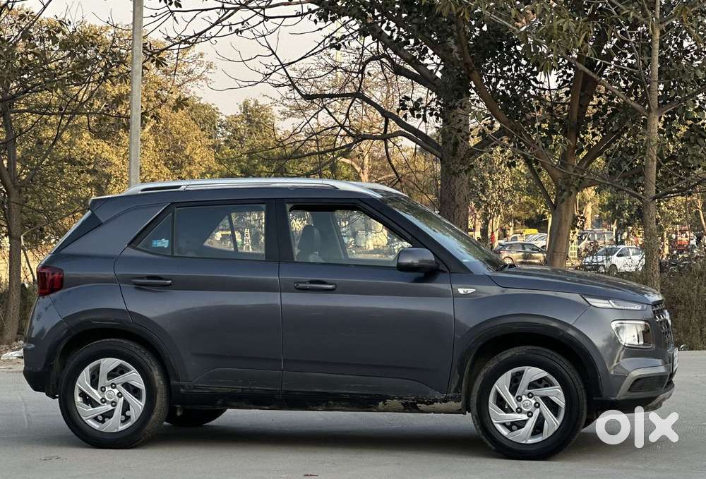 Hyundai Venue 1.2 S (o), 2020, Petrol