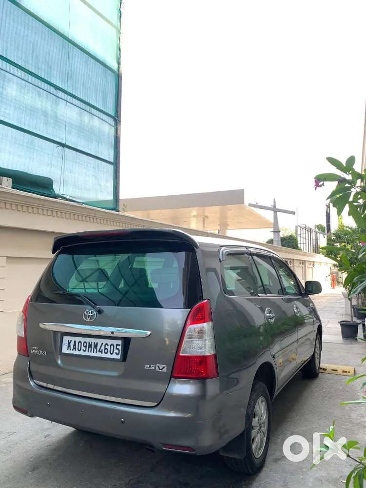 Toyota Innova V Showroom Condition