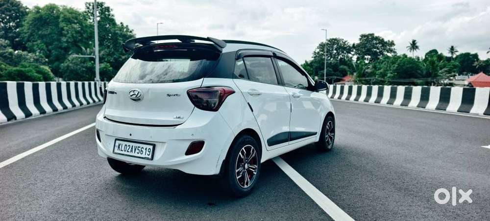 Hyundai Grand I10 Sportz, 2015, Petrol