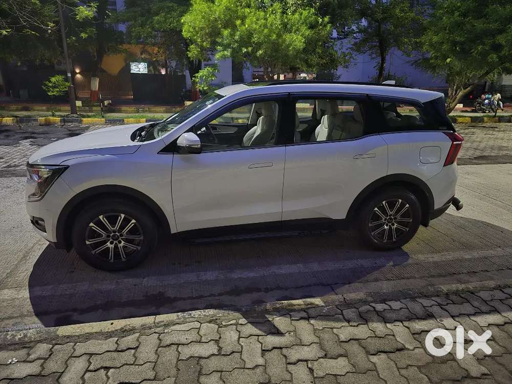 Mahindra Xuv700 2.2 Ax 2024 With Sunroof