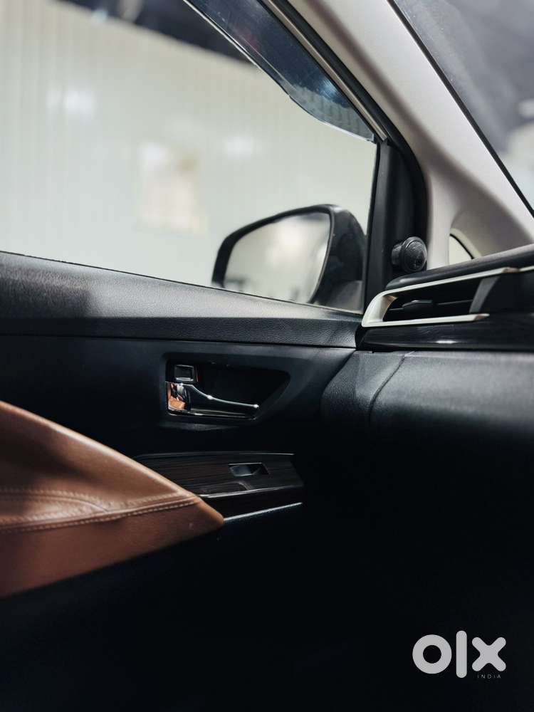 Toyota Innova Crysta 2.8 Z, 2016, Diesel