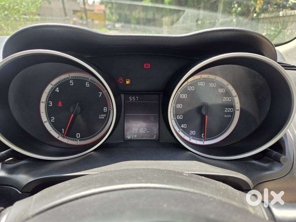 Maruti Suzuki Swift Vxi + Manual, 2022, Petrol
