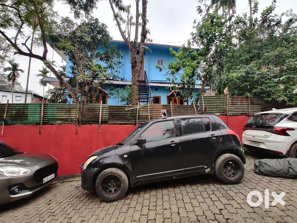 Maruti Swift Zxi 1.3l Original Black Colour In Mint Condition.