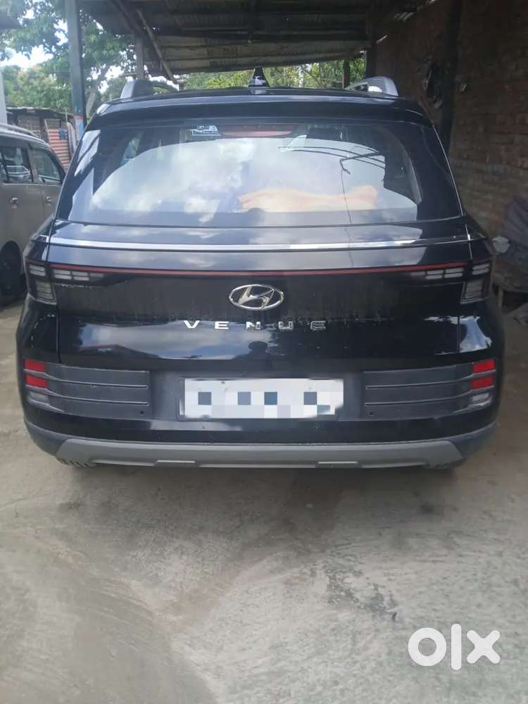 Hyundai Venue Petrol 2024 Knight Edition