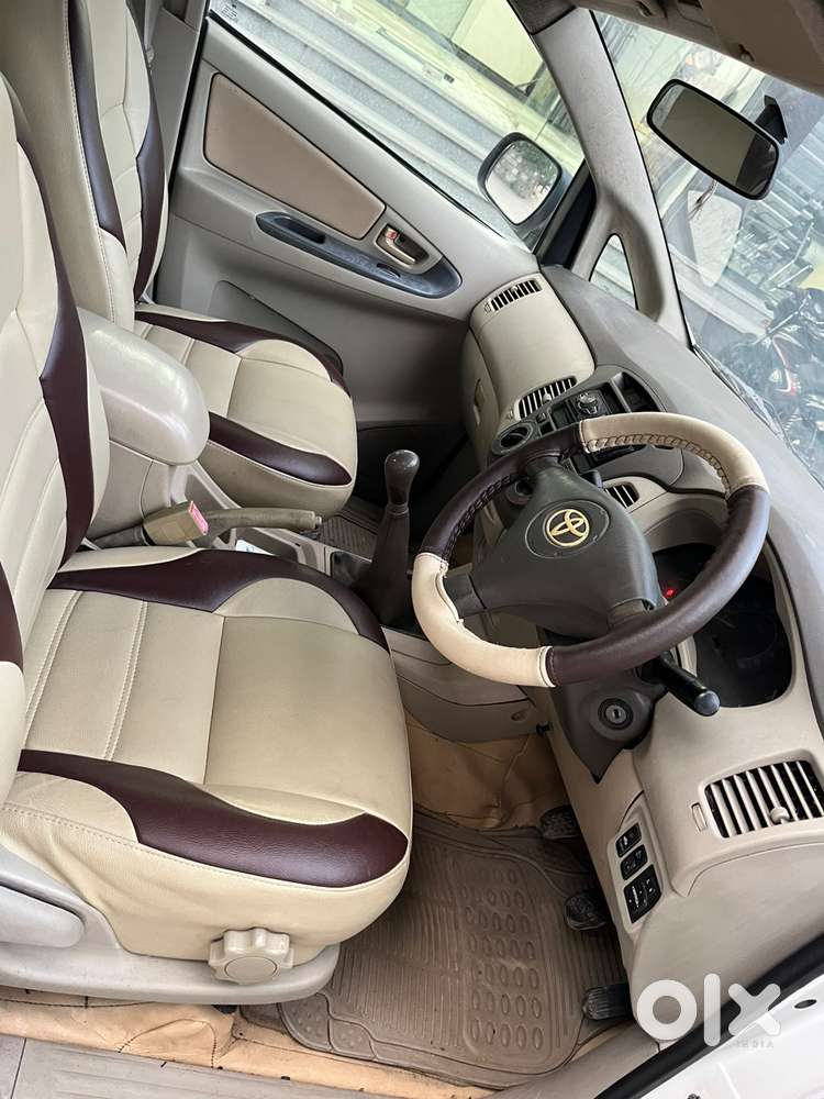 Toyota Innova 2.5 G (diesel) 7 Seater Bs Iv, 2011, Diesel