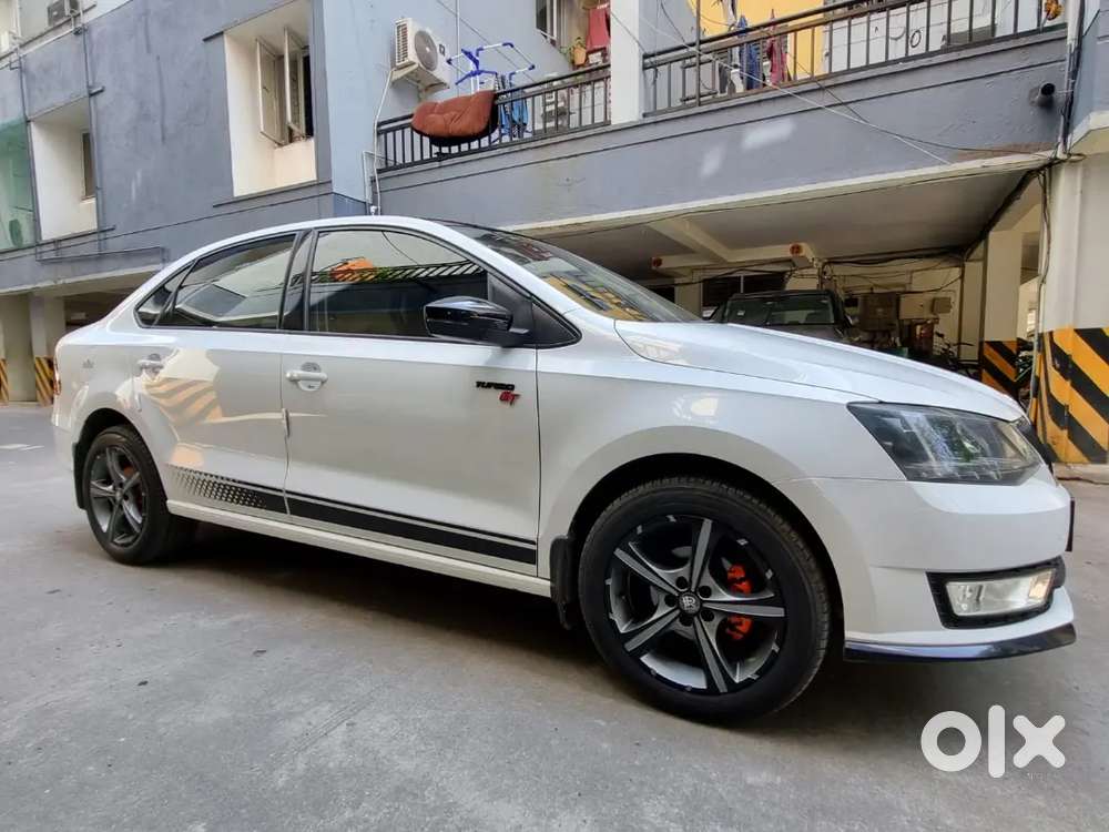 Selling My Well-maintained Skoda Rapid Car