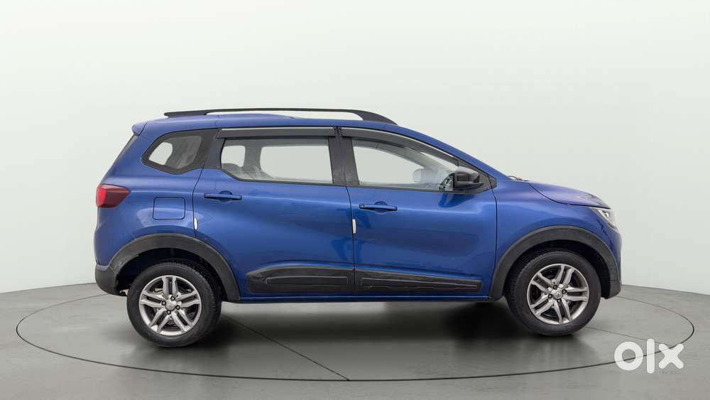 Renault Triber Rxz, 2022, Petrol