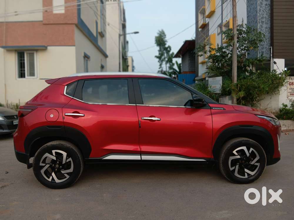 Nissan Magnite 1.0 Xv Premium, 2022, Petrol