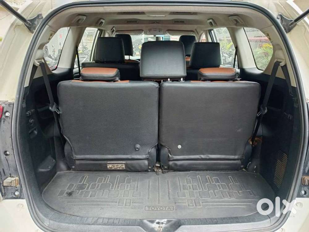 Toyota Innova Crysta 2.4 G Mt 8s, 2017, Diesel