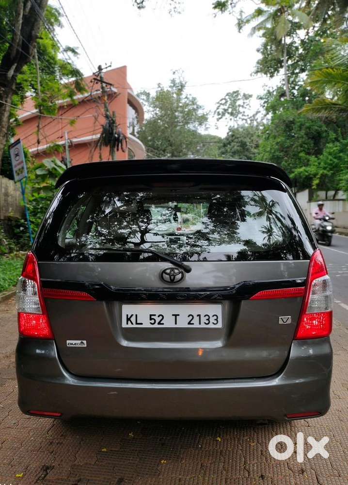 Toyota Innova 2014