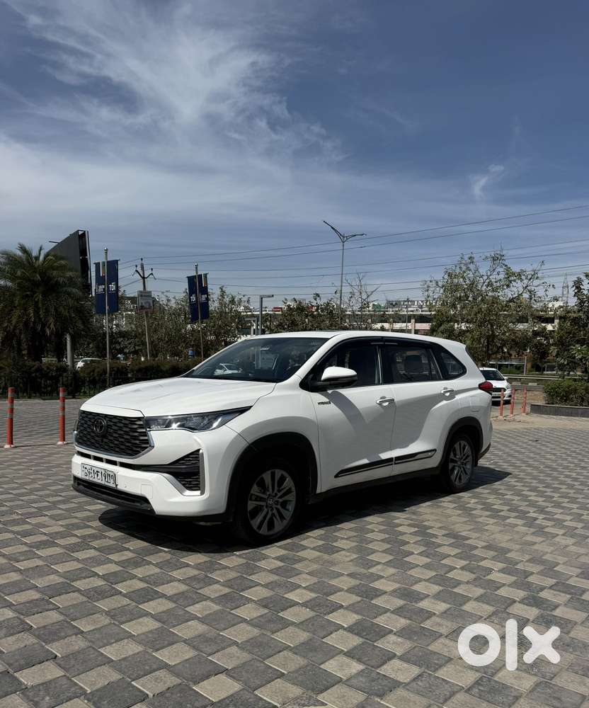 Toyota Innova Hycross 2.0 Zx (o) Hybrid 7 Str, 2024, Cng & Hybrids