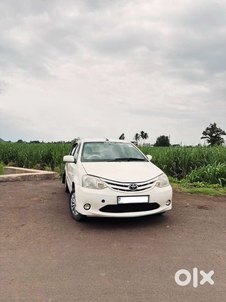 Toyota Etios Petrol -cng 2011