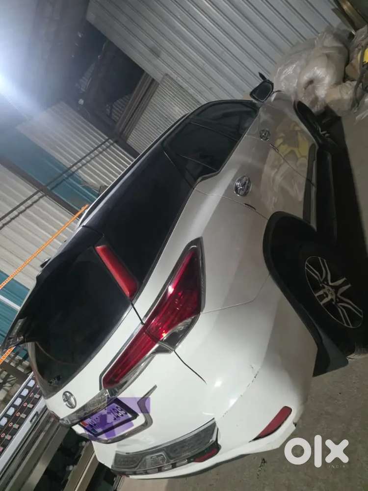 Toyota Fortuner Legender 2017 Diesel 180000 Km Driven