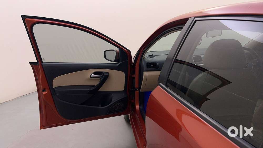 Volkswagen Polo Petrol Highline 1.2l, 2015, Petrol