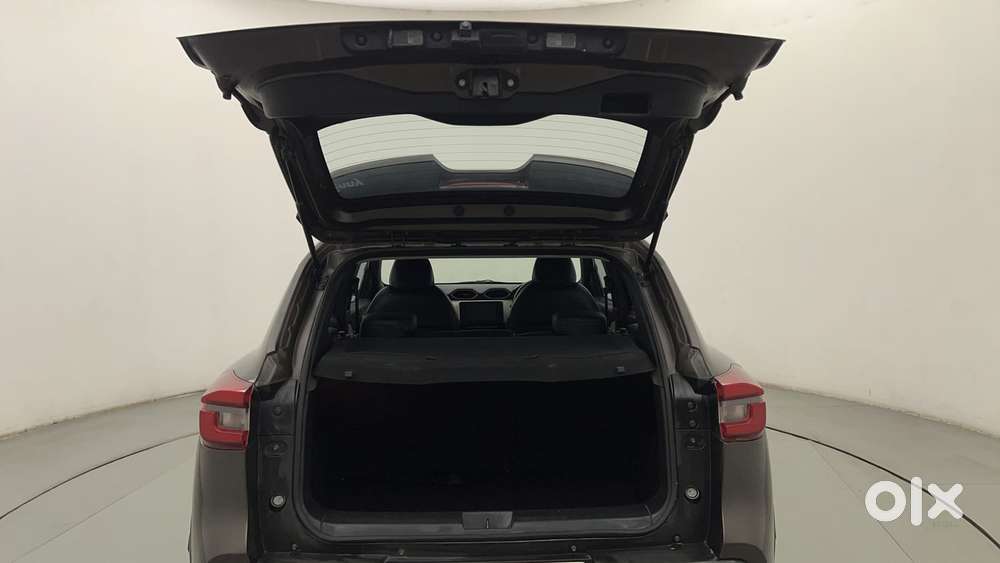 Nissan Magnite 1.0 Xv, 2022, Petrol