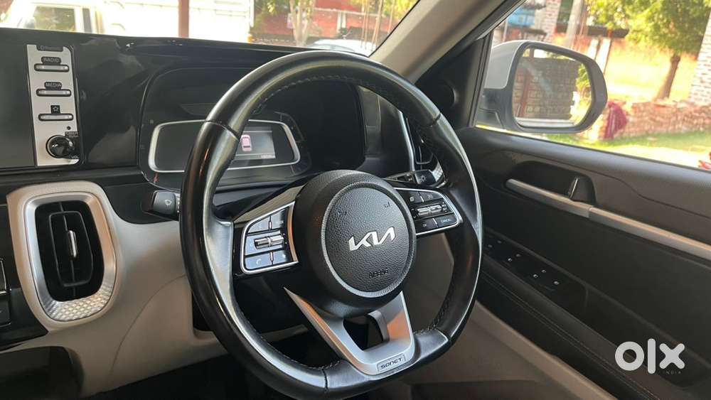 Kia Sonet Petrol 2022 With Sunroof