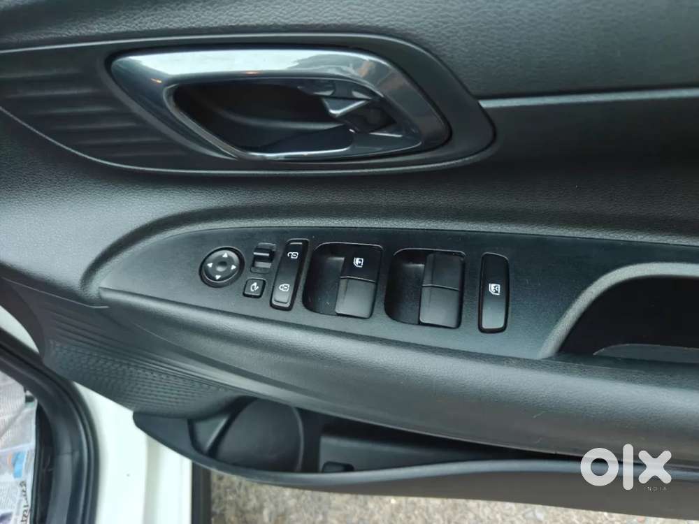 Hyundai I20 Sportz 1.2 Ivt, 2023, Petrol