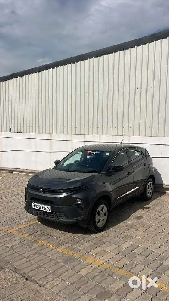 Tata Nexon Smart Plus Cng + Plus Petrol 2025 6 Gerars Mt